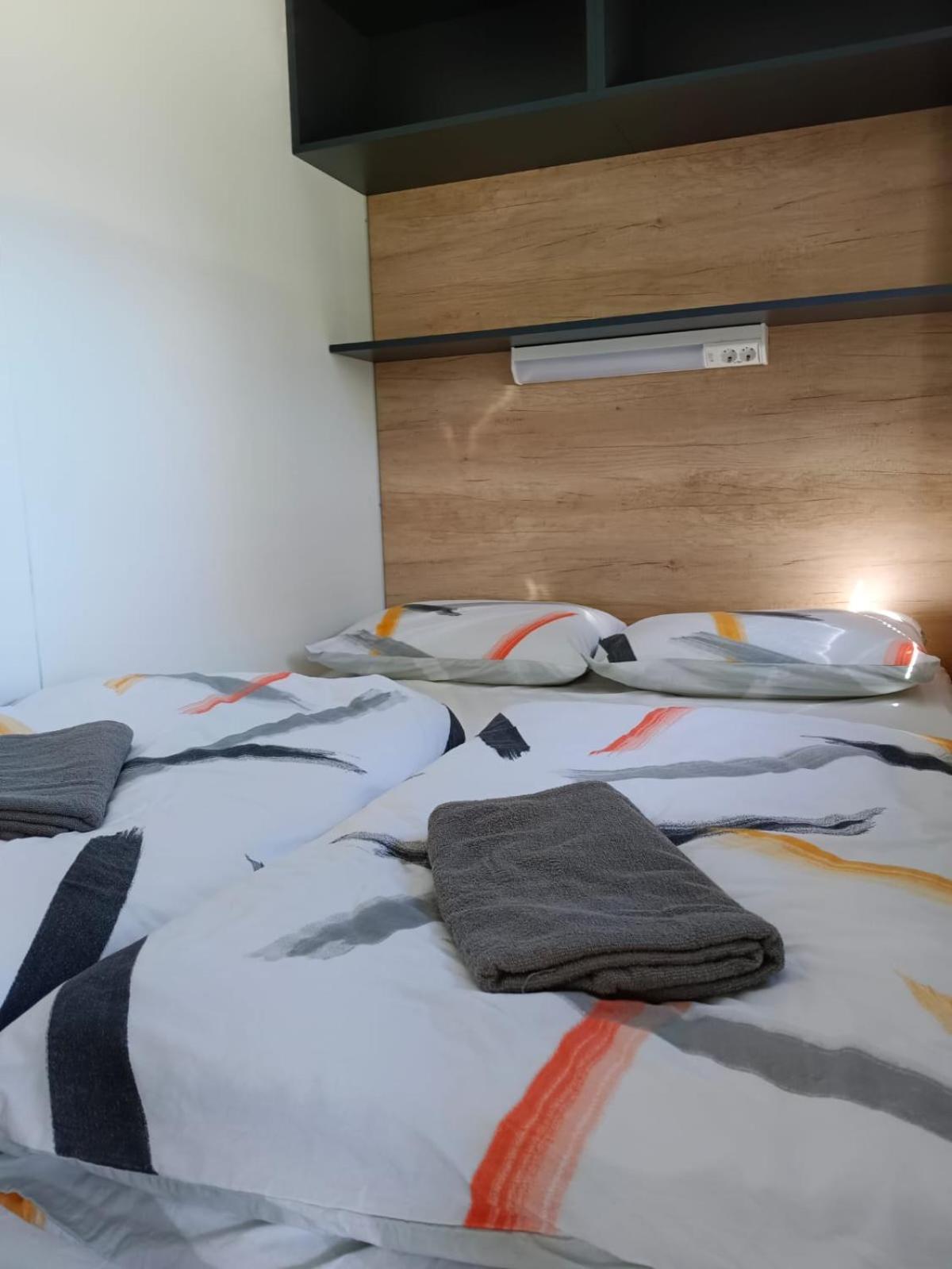 فندق Camping Planik Ražanac المظهر الخارجي الصورة